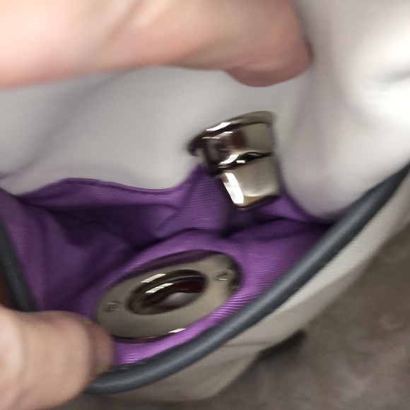 Coach Leather Tote East/West Gallery Tote. - Picture 15 of 17